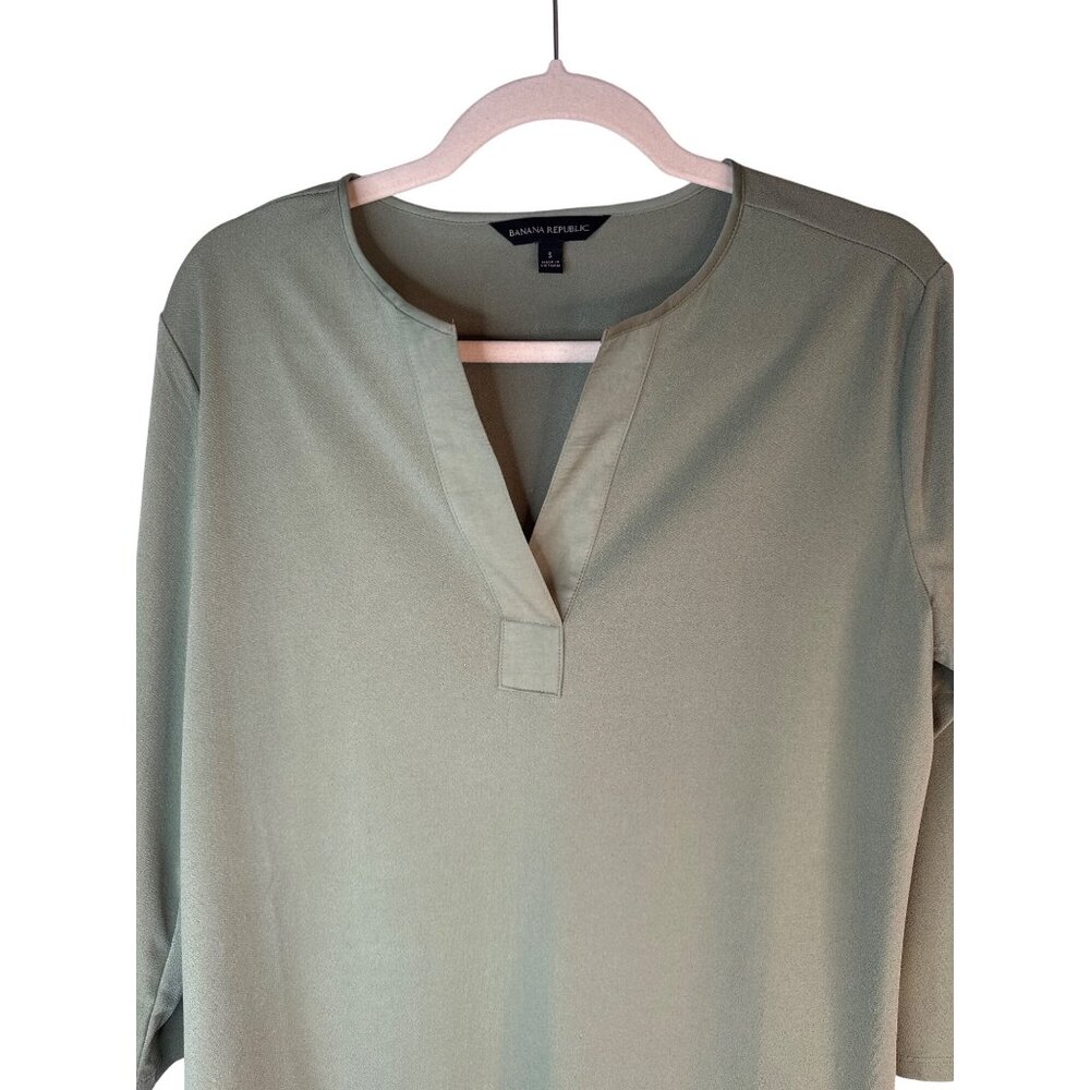 2/$30 Banana Republic Small Womens Sage Green V-Neck 3/4 Sleeve Blouse - Picture 5 of 11